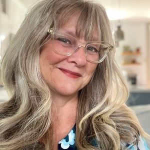 Meet your Posher, Traci